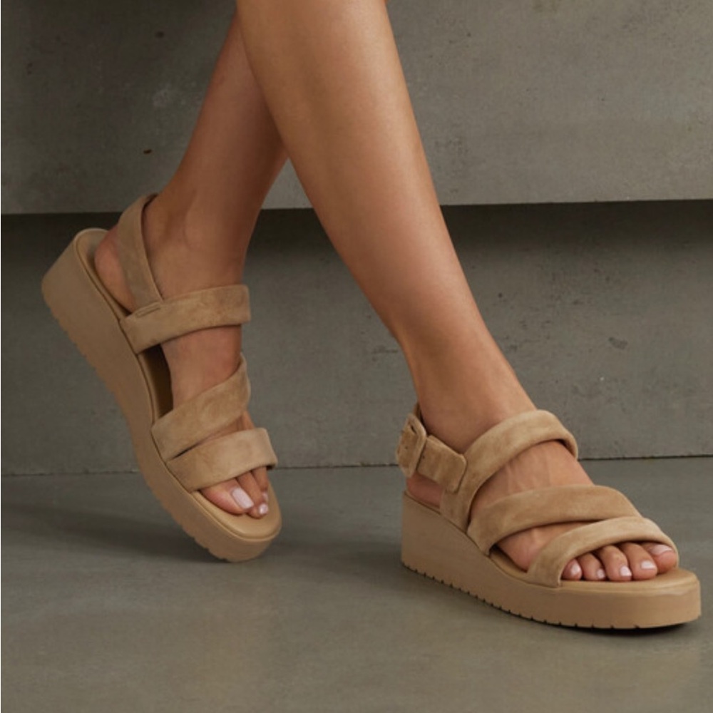 VINCE Skylar Suede Wedge Sandal Size 10/40